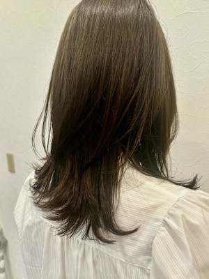 カーキアッシュ/外ハネ/ウルフ