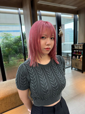 ピンクカラーレイヤーカット