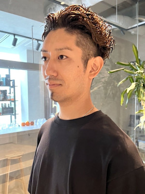 アップバング　波巻きスパイラルパーマ　30代40代　刈り上げ