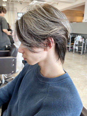 ウルフ　センターパート　アンブレラカラー　ミルクティーカラー