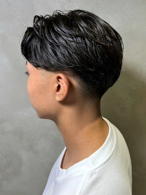 刈り上げマッシュ　ダウンパーマ　オールバック　毛流れパーマ