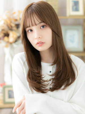 ツヤ感ショコラベージュ小顔レイヤーロング　アースカラー