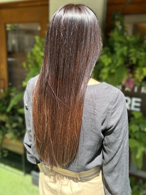 艶髪ロング　ストレート　髪質改善　ブラウン　20代30代