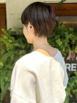 ハンサムショート　大人ショート　ブラウンベージュカラー