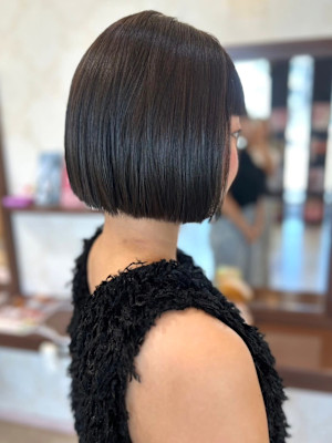 【MICHI 富田店　西村 亜矢】切りっぱなしボブ　アッシュ