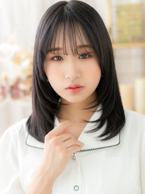 透明感グレージュアッシュレイヤーセミディ　パープルブラック