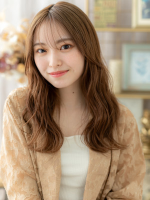 波巻きウェーブ大人ガーリーフェミニンロング　ベージュピンク