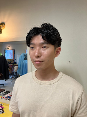 センターパートツーブロックパーマ