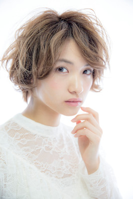 ピュアな透明感を楽しむ アンニュイショート