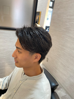 センターパート×ニュアンスパーマ