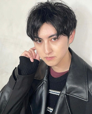 【変えるべき眉とヘア】センターパート& アイブロウワックス