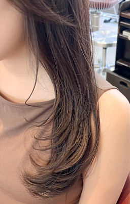 ロングレイヤー×柔らかベージュ