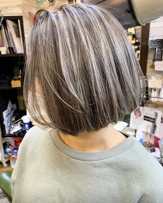 Wチップハイライトがたっぷり入った透明感グレージュカラー