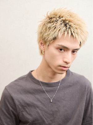 刈り上げないハイトーンスパイキーショート