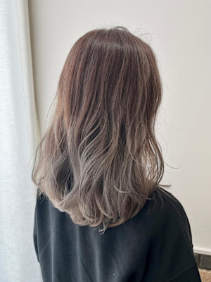 グレージュ　グラデーション　韓国ヘア