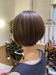ショートボブ