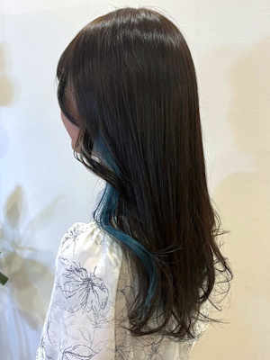 インナーカラー　ブルー×ブラック　ポイントカラー　ロング