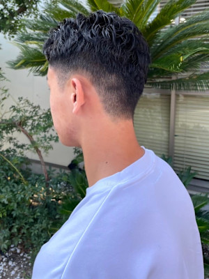 ショートパーマ　刈り上げ　ビジネス　ナチュラルパーマ