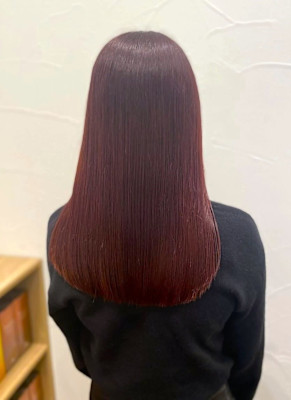 切りっぱなしカシスピンクヘア