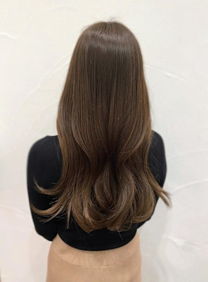 オリーブグレージュカラー