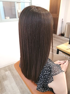 アッシュグレージュ