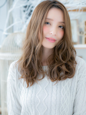 バレイヤージュ外国人風小顔抜け感ブラウン　アッシュオリーブ