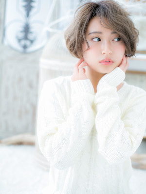 グラデーションカラーくせ毛風ニュアンスボブ　シルキーベージュ