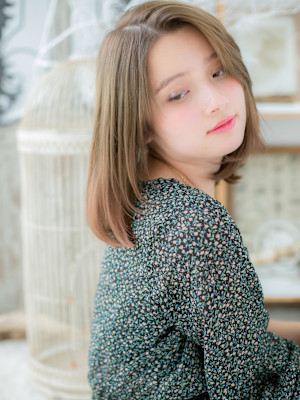 オリーブカラーで大人かわいいツヤ髪ボブディ　ヘルシースタイル