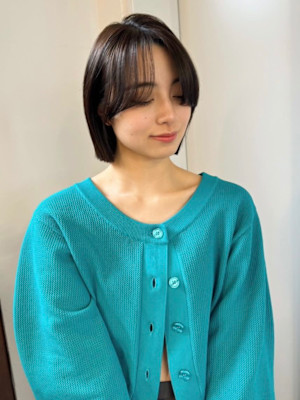 顎下ボブ/縮毛矯正/ネイビーブルー/艶カラー