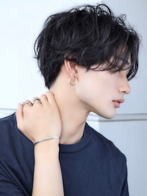 ミディアムセンターパート ゆるスパイラル シャドウパーマ