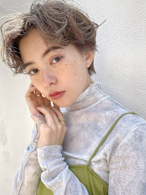 クセ風マッシュショートパーマ/柔らかベージュ