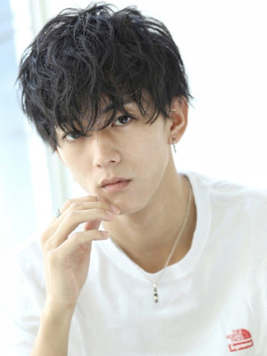 ミディアムスパイラルシャドウマッシュ ツーブロック 福岡