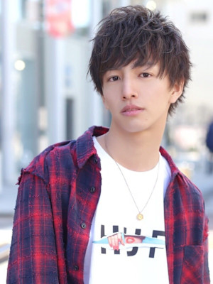 ラフ感ショートレイヤー ツーブロック 福岡 天神 大名