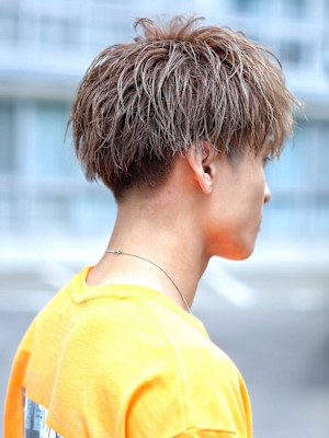 ハーフアップショート ツーブロック 刈り上げ アップバング