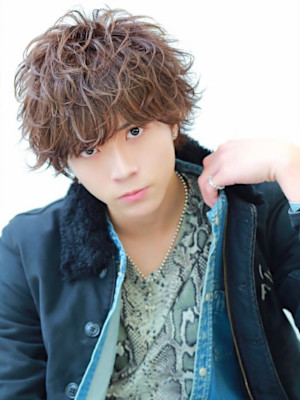 無造作 シャドウパーマ ミディアム マッシュウルフ 福岡