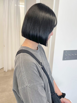 ぷつっとボブネイビーカラー＊透明感たっぷり赤み消しカラー