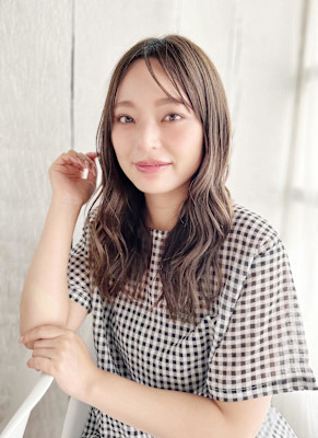 大人可愛いAラインミックスカール