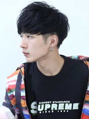 黒髪ツーブロック刈り上げマッシュ ナチュラル 福岡 天神