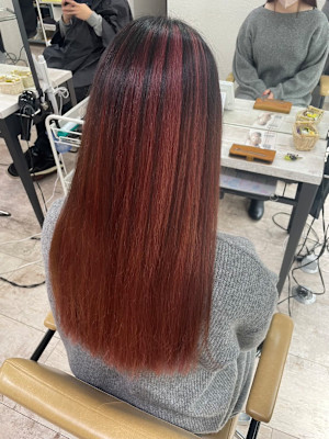 アンブレラレッドonブラックロングレイヤーケアブリーチ所沢