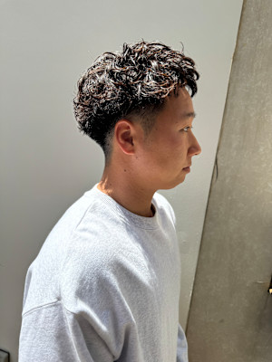 あなたの似合うがわかる！メンズ　2ブロックショートパーマ