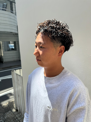 あなたの似合うがわかる！メンズ　2ブロックショートパーマ