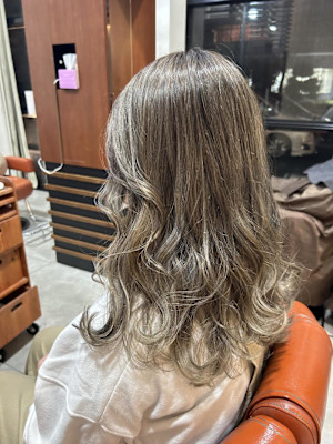 バレイヤージュでムラ修正