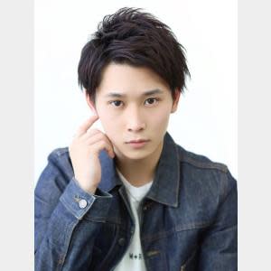 ビジカジアップバングショート ツーブロック 黒髪 熊本上通