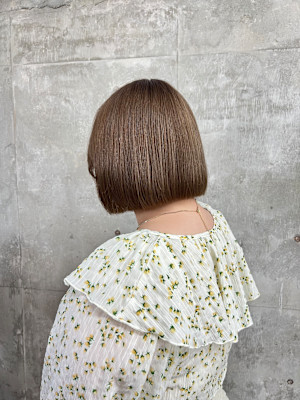 くすみベージュ