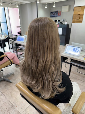 ミルクティーグレージュケアブリーチ前髪イメチェン所沢