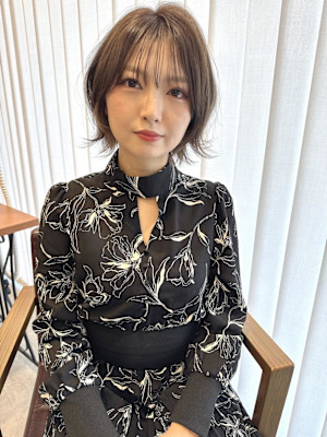 小顔ショートボブ×顔周りレイヤー グレーベージュ