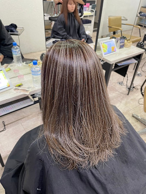 シルバーハイライトケアブリーチ前髪イメチェン所沢