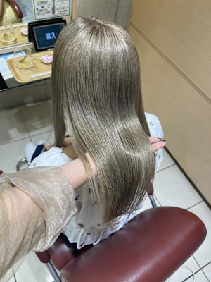 黒染めからの脱却！明るめグレージュ