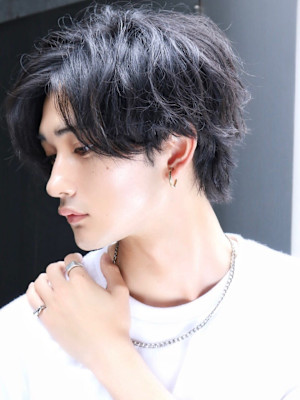 黒髪センターパート スパイラル シャドウパーマ 福岡 天神