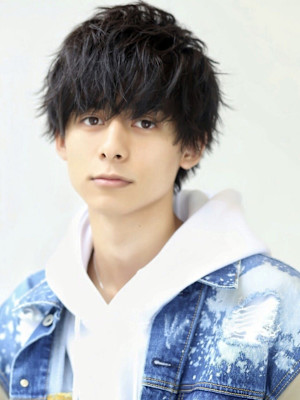 ラウンドウルフ 黒髪 ツーブロック 平成ヘア メンズサロン